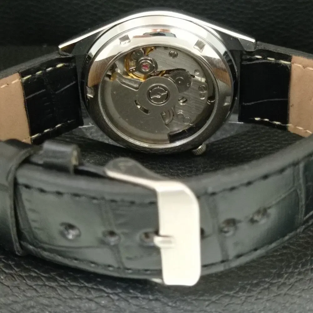 Vintage 1981 Seiko Automatic Mens Silver Watch W/daydate & Silver accents